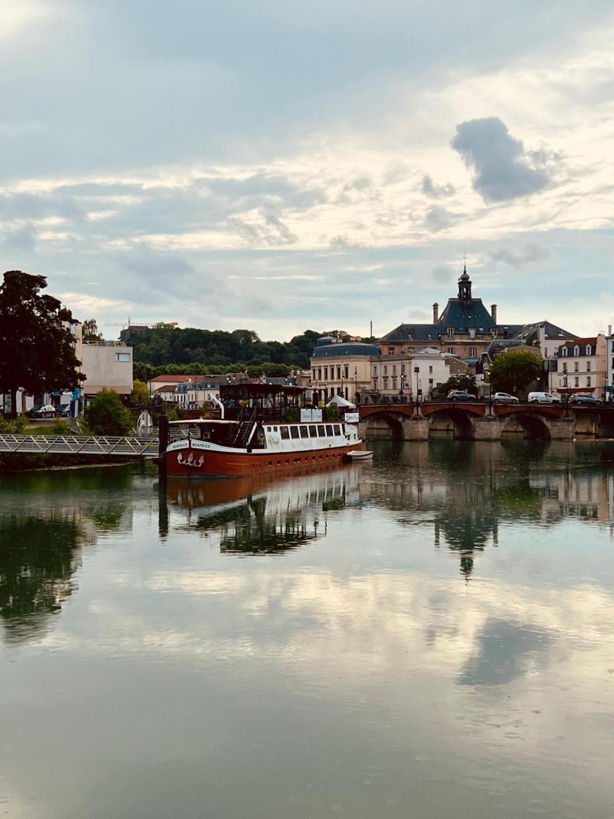 Disney-bord De Marne-parking Prive *